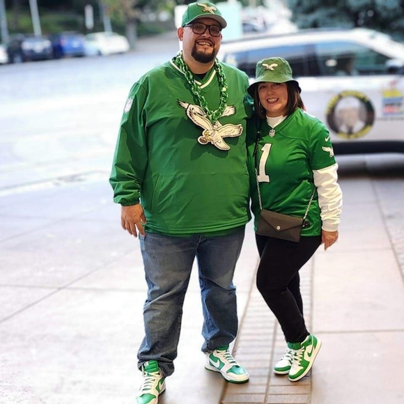 Like to be notified when I go live. - Picture 3 of 4